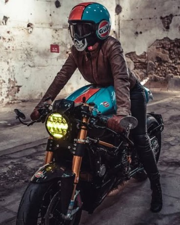 Ducati streetfighter 1098S Gulf Edition